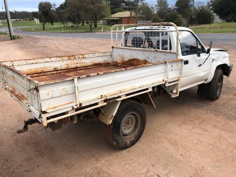 1991 TOYOTA HILUX JACK/TOOL KIT Narrandera Auto Wreckers
