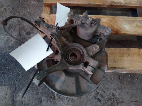 2010 MAZDA 2 LEFT FRONT HUB ASSEMBLY