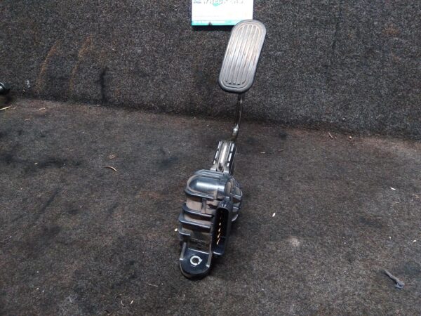 2006 LEXUS RX SERIES PEDAL ASSEMBLY