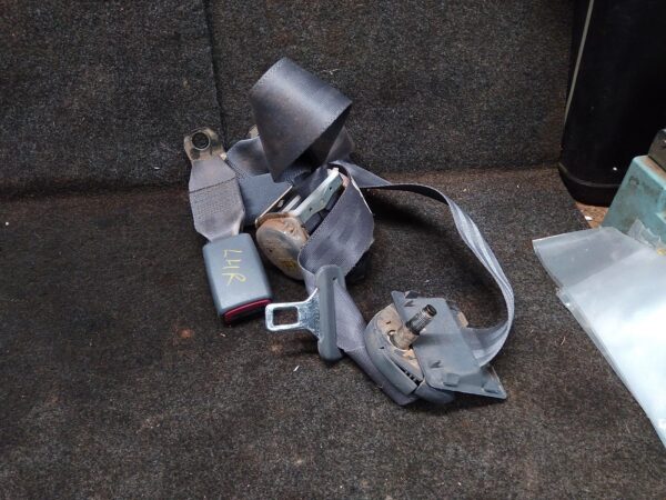 2001 TOYOTA HILUX SEATBELT/STALK