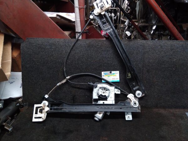 2010 FORD FALCON Left Front Window Reg/Motor