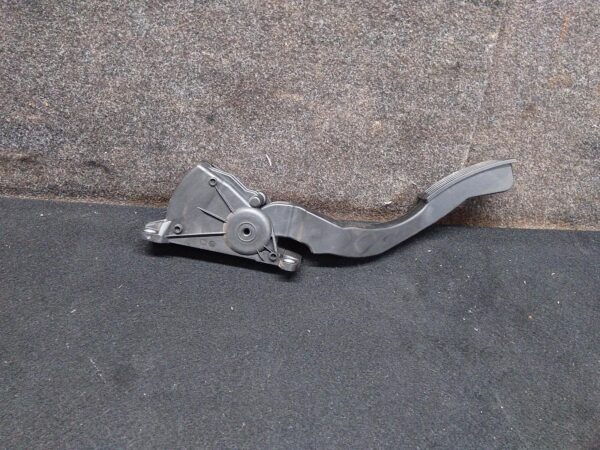2008 MAZDA 3 PEDAL ASSEMBLY