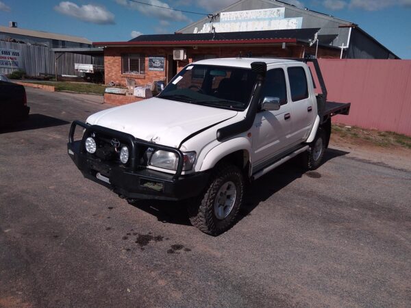 2004 TOYOTA HILUX Throttle Body