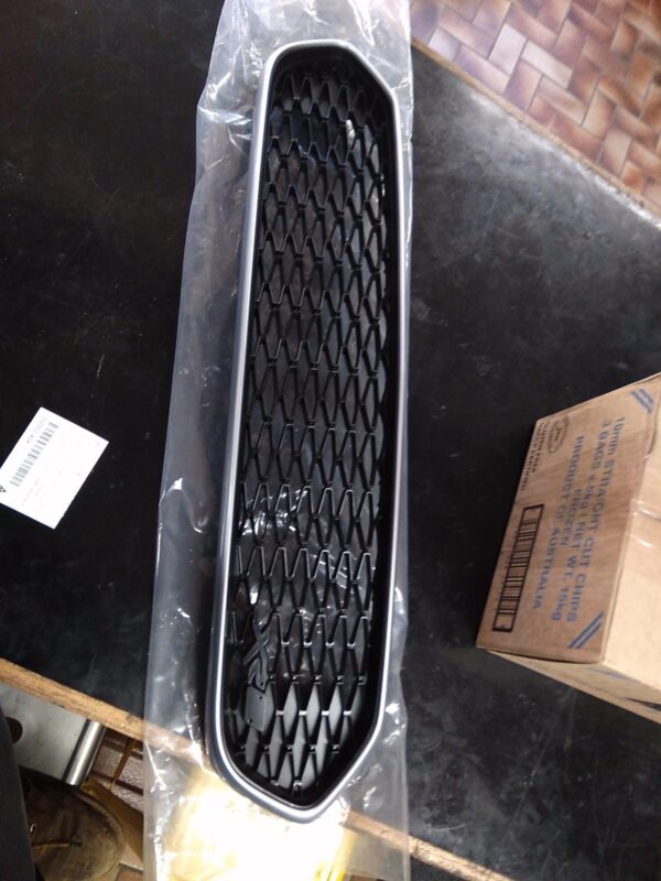 2016 FORD FALCON GRILLE