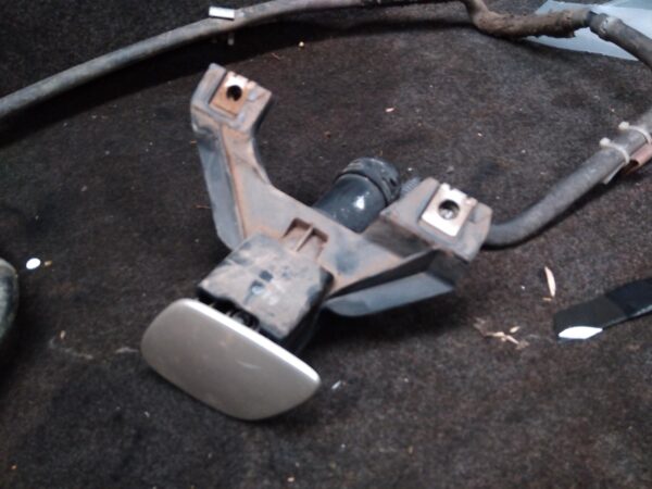 2006 LEXUS RX SERIES HEADLAMP WASHER JET