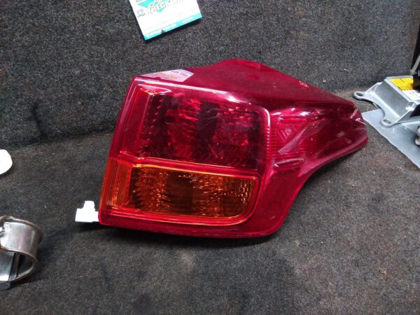 2013 TOYOTA RAV4 RIGHT TAILLIGHT