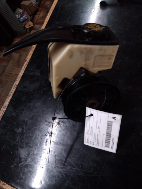 2002 FORD FALCON STEERING PUMP