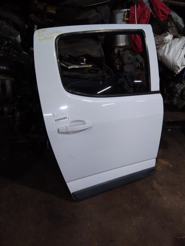 2015 HOLDEN COLORADO RIGHT REAR DOOR SLIDING