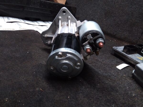 2010 FORD FALCON STARTER