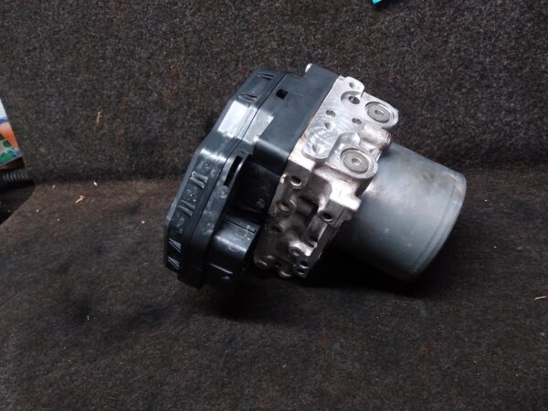 2013 TOYOTA RAV4 ABS PUMP/MODULATOR