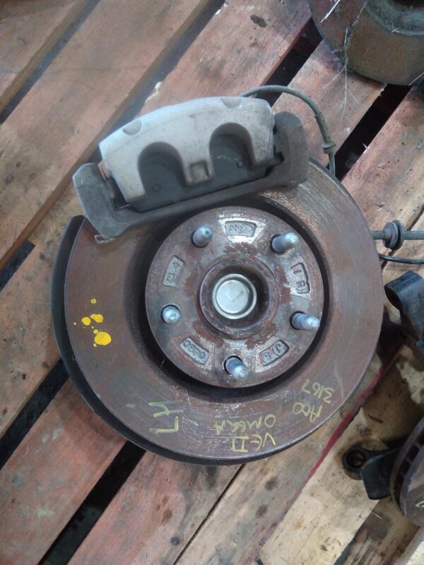 2011 HOLDEN COMMODORE LEFT FRONT HUB ASSEMBLY