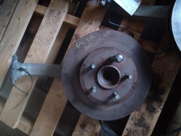 2012 FORD FALCON LEFT FRONT HUB ASSEMBLY