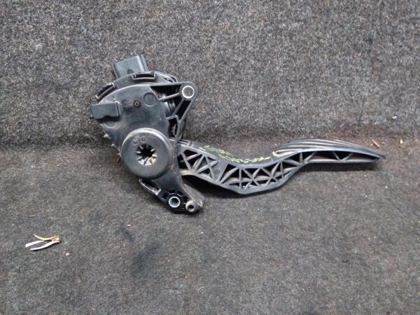 2016 NISSAN XTRAIL Pedal Assembly