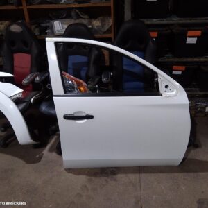 2018 MITSUBISHI TRITON Right Front Door