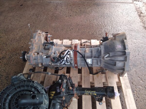 2011 TOYOTA HILUX Trans/Gearbox