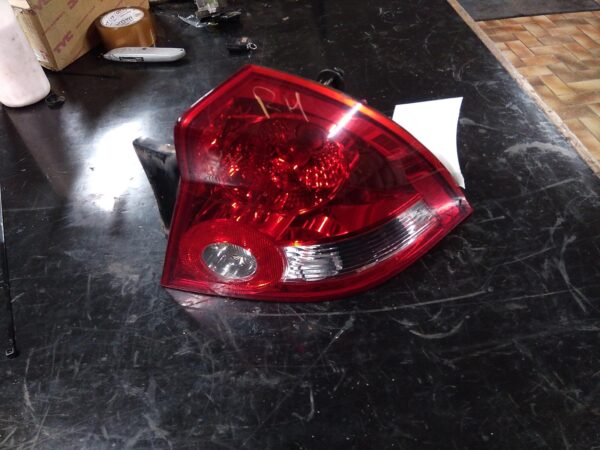 2003 HOLDEN COMMODORE RIGHT TAILLIGHT