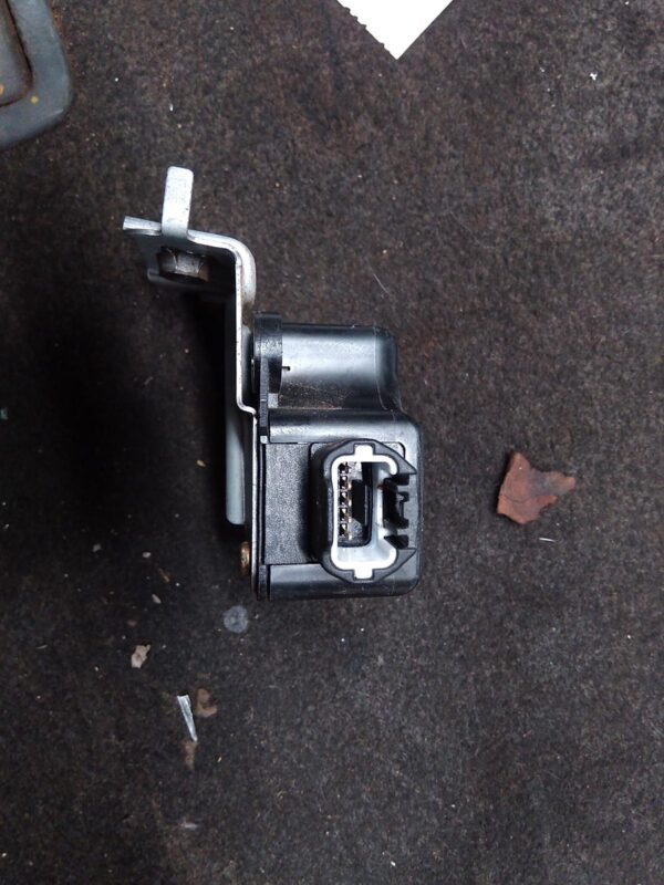 2002 TOYOTA HILUX MISC SWITCH/RELAY