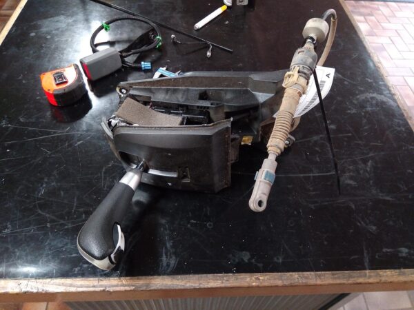 2015 HOLDEN COLORADO GEAR STICK/SHIFTER