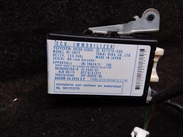 2000 TOYOTA CAMRY ECU