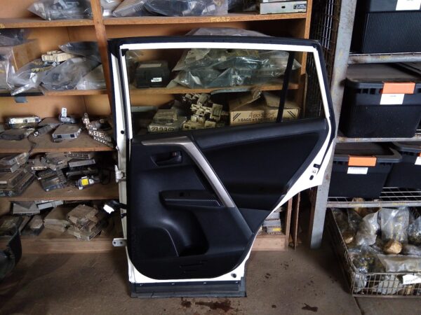 2013 TOYOTA RAV4 RIGHT REAR DOOR SLIDING
