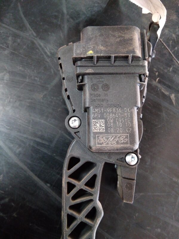 2011 FORD FOCUS PEDAL ASSEMBLY