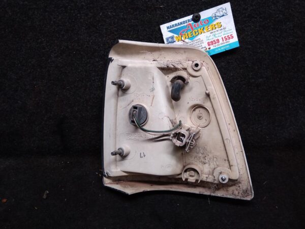 1996 TOYOTA HILUX RIGHT INDICATOR/FOG/SIDE