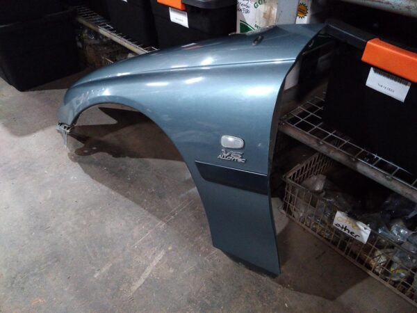 2005 HOLDEN COMMODORE LEFT GUARD