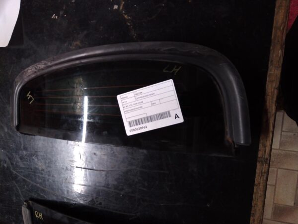 2002 FORD FALCON LEFT REAR SIDE GLASS