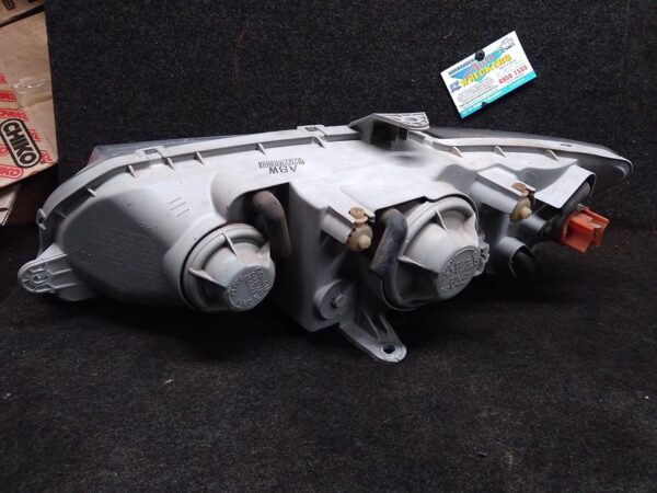 2005 HOLDEN COMMODORE RIGHT HEADLAMP