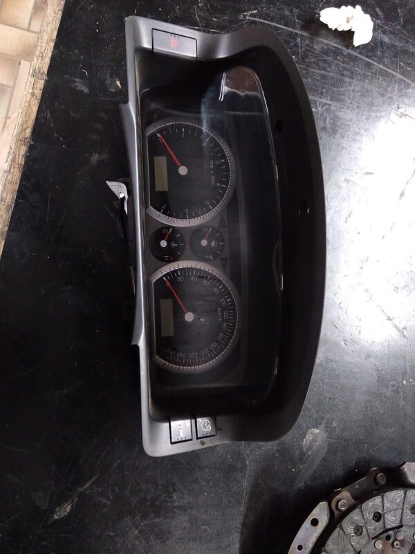 2002 FORD FALCON INSTRUMENT CLUSTER