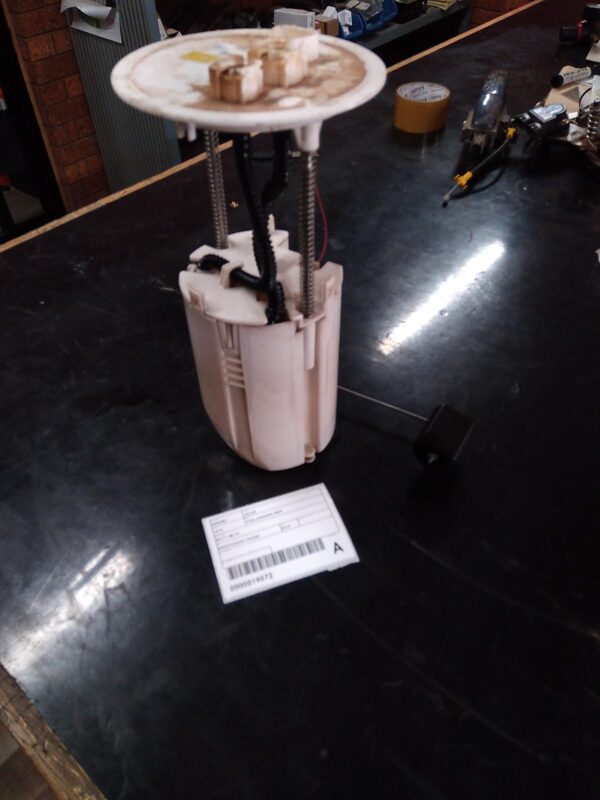 2014 TOYOTA HILUX FUEL SENDING UNIT