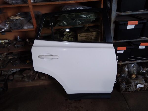 2013 TOYOTA RAV4 RIGHT REAR DOOR SLIDING
