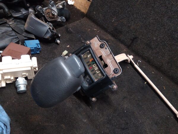 1996 TOYOTA HILUX GEAR STICK/SHIFTER