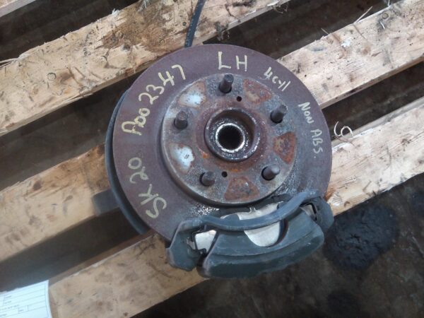 1999 TOYOTA CAMRY LEFT FRONT HUB ASSEMBLY