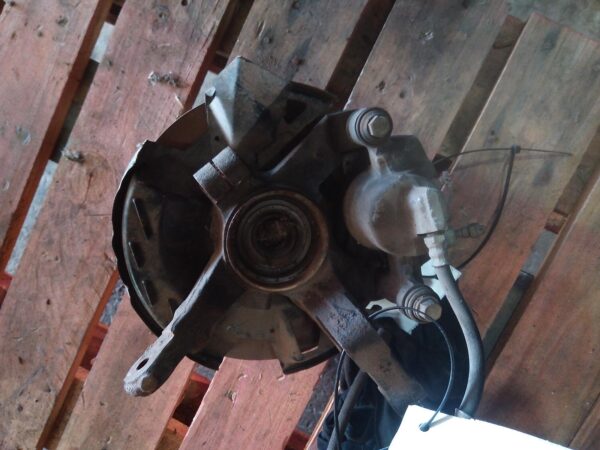 1990 DAIHATSU APPLAUSE RIGHT FRONT HUB ASSEMBLY