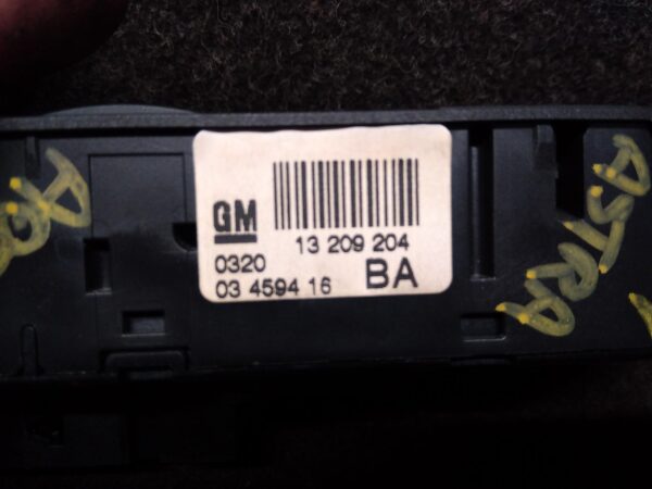 2006 HOLDEN ASTRA PWR DR WIND SWITCH