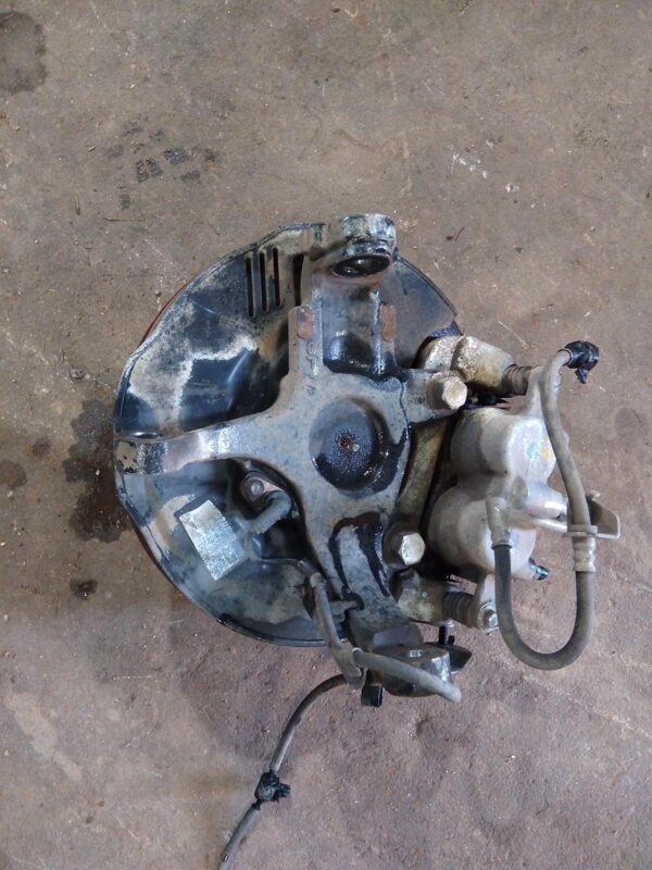 2015 HOLDEN COLORADO LEFT FRONT HUB ASSEMBLY