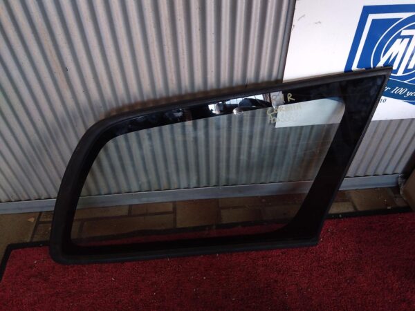 2002 TOYOTA COROLLA RIGHT REAR SIDE GLASS
