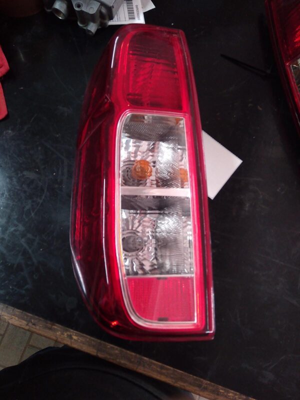 2010 NISSAN NAVARA LEFT TAILLIGHT
