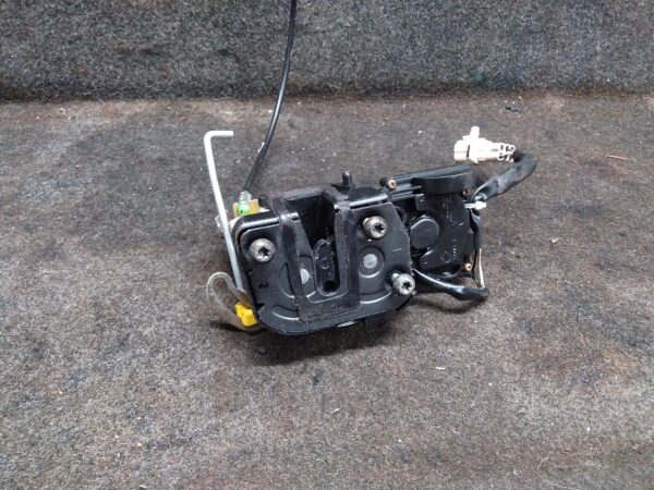 2004 FORD FALCON DOOR/BOOT/GATE LOCK