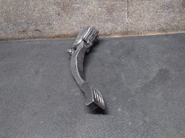 2008 MAZDA 3 PEDAL ASSEMBLY
