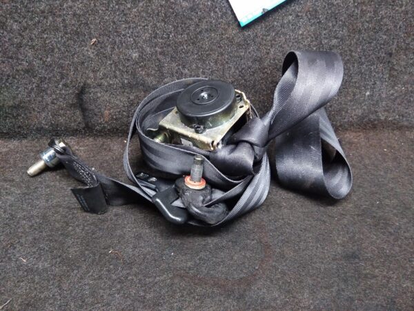 2005 HOLDEN COMMODORE SEATBELT/STALK