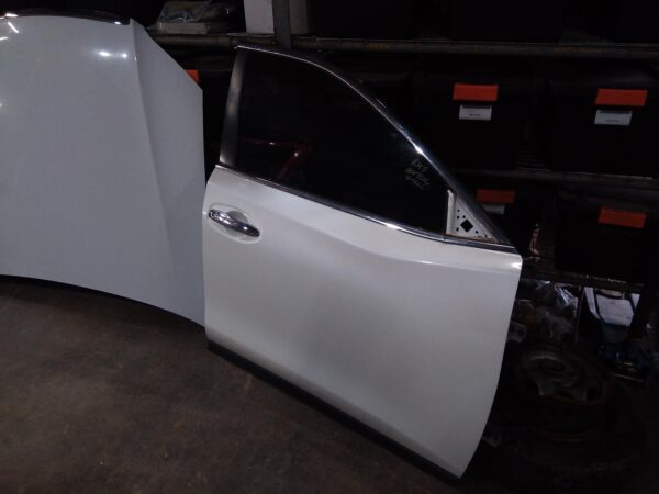 2016 NISSAN XTRAIL Right Front Door