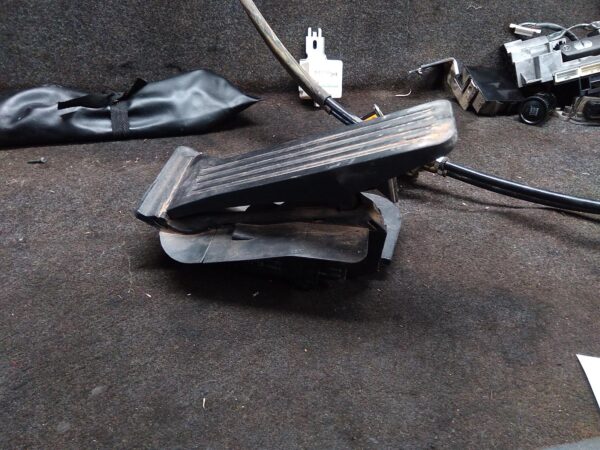 2016 MAZDA 2 PEDAL ASSEMBLY