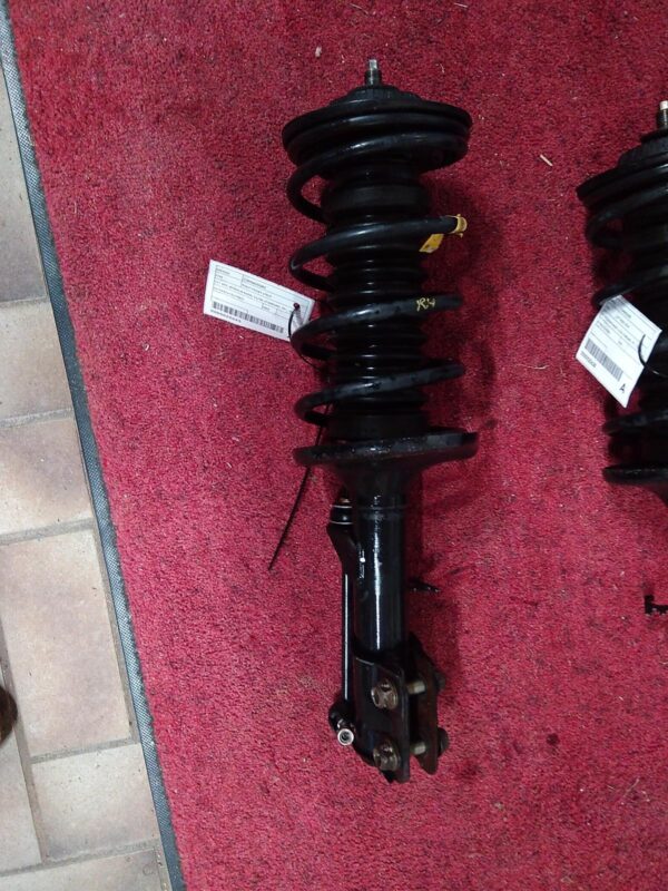 2003 HOLDEN COMMODORE RIGHT FRONT STRUT