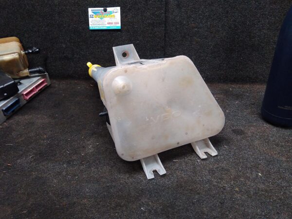 2000 HOLDEN COMMODORE WASHER BOTTLE