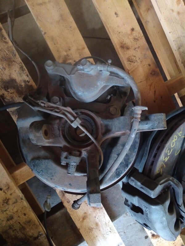 1997 TOYOTA COROLLA RIGHT FRONT HUB ASSEMBLY