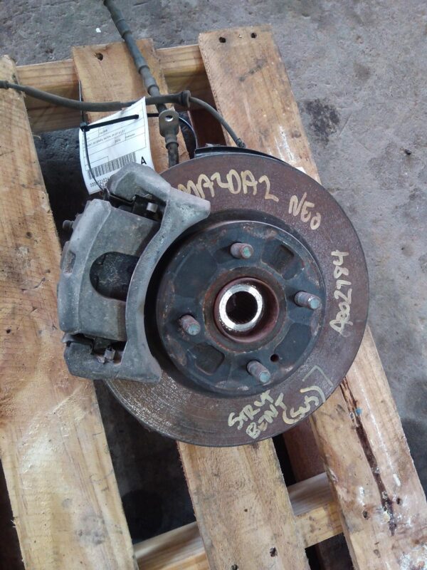 2010 MAZDA 2 LEFT FRONT HUB ASSEMBLY