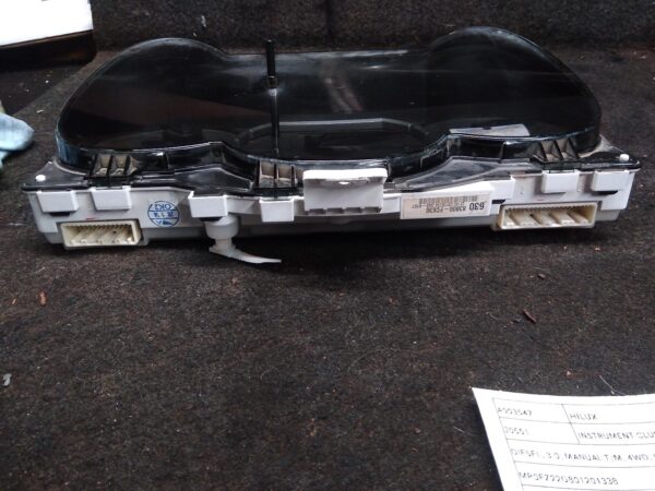 2014 TOYOTA HILUX INSTRUMENT CLUSTER
