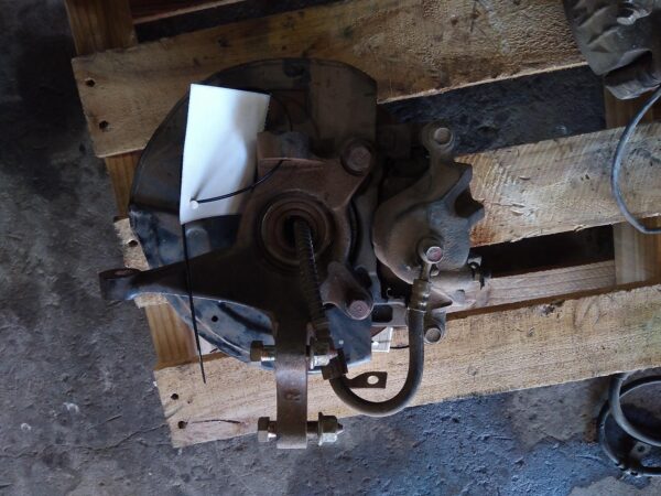1997 HYUNDAI LANTRA RIGHT FRONT HUB ASSEMBLY